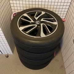 車のパーツ タイヤ、ホイール
