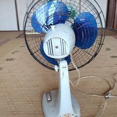 昭和レトロ扇風機の画像