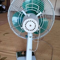 昭和レトロ扇風機の画像