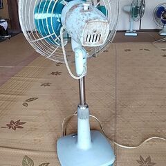 昭和レトロ扇風機の画像
