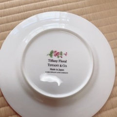 受渡者決定済み❗️無料✨イブサンローランティーカップセット＆ティファニープレート生活雑貨 食器 プレートの画像