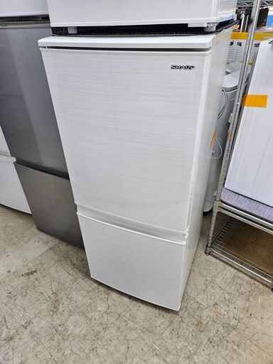 リサイクルショップどりーむ荒田店 No10860　新生活応援！　シャープ　2ドア冷蔵庫　2020年製　容量137L　両開き対応！　1人暮らしに最適なサイズです♪