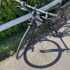 リサイクルショップどりーむ鹿大前店　No1342 自転車　クロスバイク　28インチ　ギア切替付き　サドル固着　上下調節不可(´;ω;｀)の画像