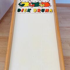 木製ロング滑り台の画像