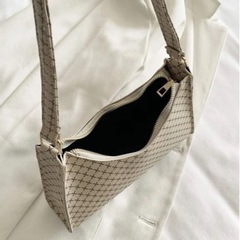 SHEIN オールオーバー幾何学模様 グラフィック バゲットバッグの画像