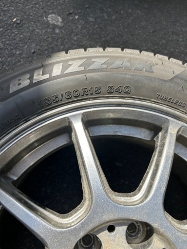 車のパーツ タイヤ、ホイール
