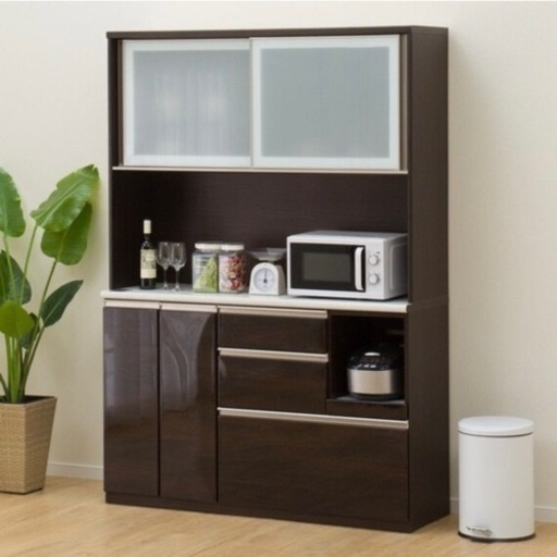 【超美品‼️】定価109,900円♪ 現行モデル ニトリ 140cm幅キッチンボード(アルミナ2) 食器棚 収納家具 艶あり木目調ダークブラウン♪