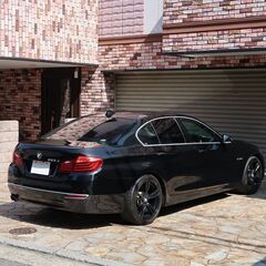 検査7年2月523d モダン LCI 後期型 ディーゼルターボ/オイスターダコタレザー/シエナウッドトリム/社外19インチ/HDDナビ/地デジ/バックカメラの画像