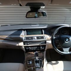 検査7年2月523d モダン LCI 後期型 ディーゼルターボ/オイスターダコタレザー/シエナウッドトリム/社外19インチ/HDDナビ/地デジ/バックカメラの画像