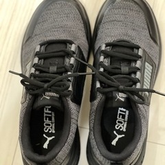 プーマ　キッズシューズ22cmの画像