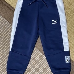 プーマ×ミニオン　キッズジャージ上下セット104の画像