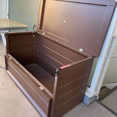 大きな茶色のボックス　縦59cm　横125cm　深さ69cm　高さ70cmの画像