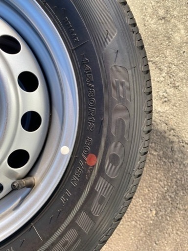 車のパーツ タイヤ、ホイール