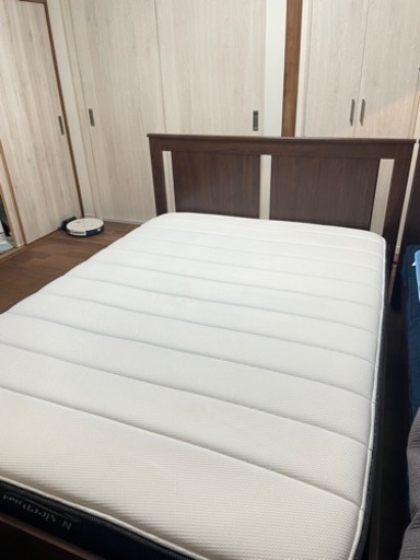 ダブルベッド ★お得なマットレス付き★