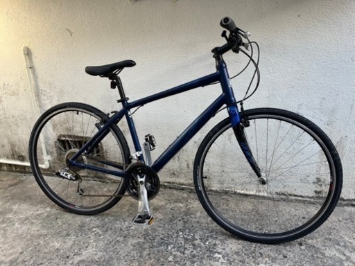 8段ギア28インチCANNONDALE クロスバイク街乗り通勤車通学車?プロフ必読