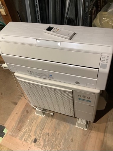 中古品エアコン富士通6畳用　お掃除機能付き
