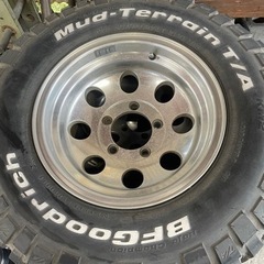 車のパーツ タイヤ、ホイール