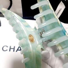 CHANEL シャネル ヘアクリップ バンスクリップ マーブルブルーの画像