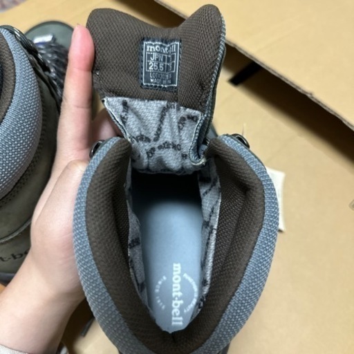 新品のスノーブーツ