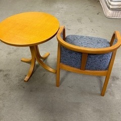 天童木工　カフェテーブル24台　椅子45脚　ホテル商品　中古品　滋賀県大津市藤岡奥町から　直接引取限定の画像