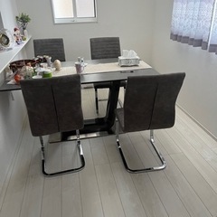 おしゃれキッチンテーブルの画像