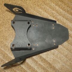 2代目PCX リアボックスベースステーの画像