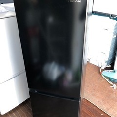 福岡市内配送設置無料　2022年式　ハイセンス 冷蔵庫 幅49cm 175L ブラック HR-D1701B 2ドア 右開き 大容量冷蔵室122L スリムの画像