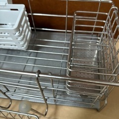 [お譲り先決定]水切りカゴ　調味料ラックなど　差し上げますの画像