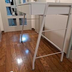 机 デスク オフィスの画像