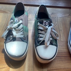 Free shoe size 4.0