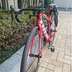 TREK トレック MADONE SLR ロードバイク 自転車　アルテグラ di2 電動ギア の画像