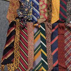 ネクタイ👔70本セットの画像