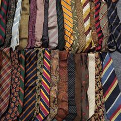 ネクタイ👔70本セットの画像