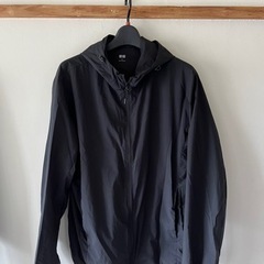【新品】ユニクロ　ポケッタブルパーカ