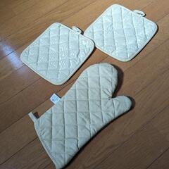 値下げ！グアム産の鍋つかみと鍋敷きセットの画像