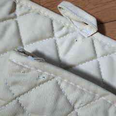 値下げ！グアム産の鍋つかみと鍋敷きセットの画像