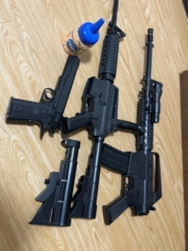 銃のおもちゃ　BB弾　拳銃
