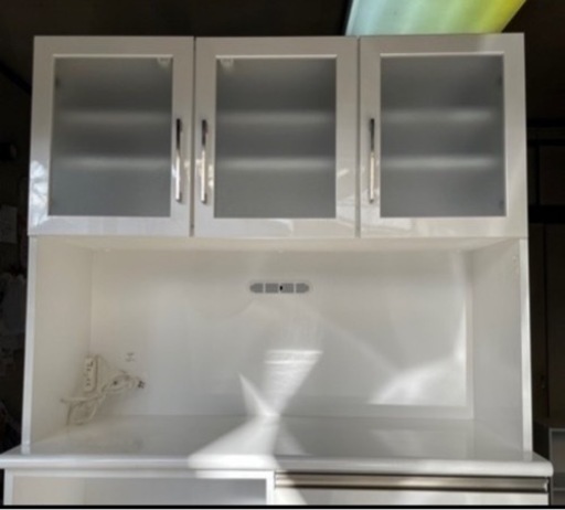 【キャンセル出ました】使用半年マナベインテリアの食器棚
