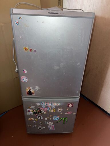 清掃していない為、格安出品 Panasonic ノンフロン冷凍冷蔵庫 NR-B147W-S 2015年製