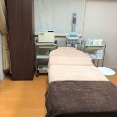 【高級エステセット】写真の備品ほぼ全て付きます【引取り限定】の画像