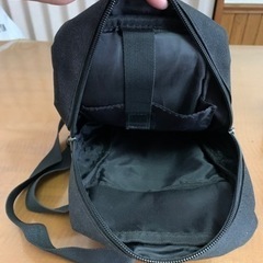 メンズ 黒のボディバッグ 大容量収納可！ の画像