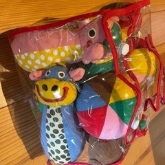 ぬいぐるみのボーリング