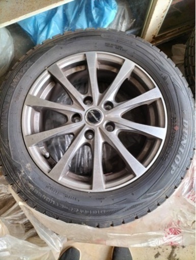 車のパーツ タイヤ、ホイール