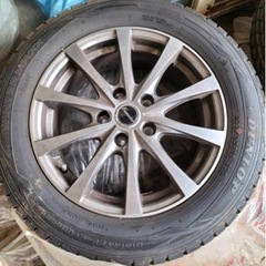 車のパーツ タイヤ、ホイール
