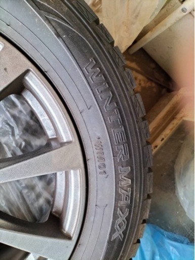 車のパーツ タイヤ、ホイール