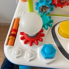 アクティビティテーブル　知育玩具　赤ちゃんの画像