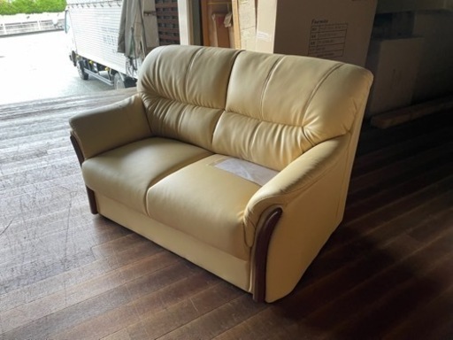 新品 2人用ソファー　合成皮革　ライトイエロー色　misiyou 品