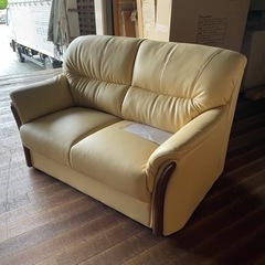 新品 2人用ソファー　合成皮革　ライトイエロー色　misiyou 品