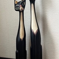 大きなネコ　木彫りの猫の置物　高さ81センチ