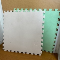 交渉中【まとめて30枚】ジョイントマット　60×60 薄い緑、少...